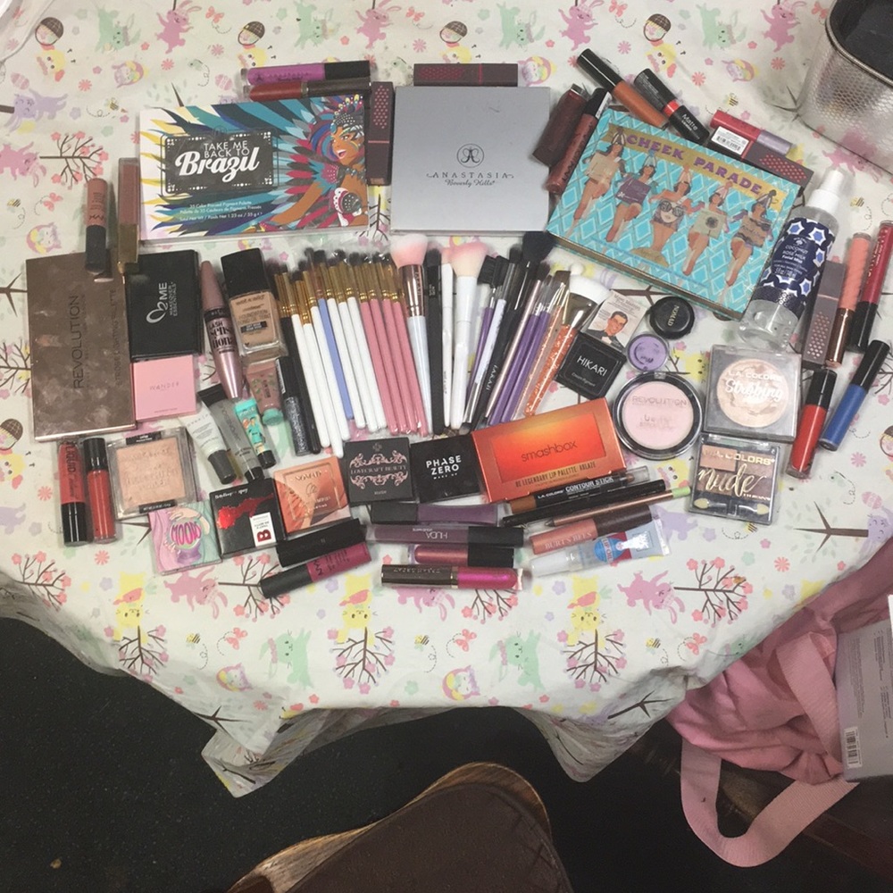 Huge makeup bundle